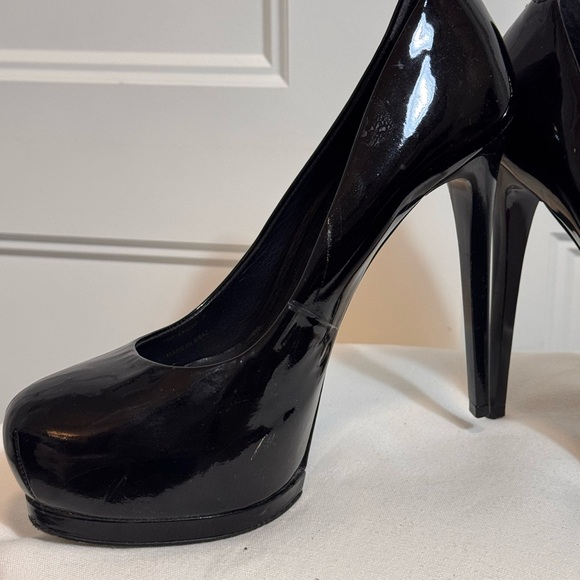 Pour La Victoire Glossy Black Heels - Picture 2 of 3